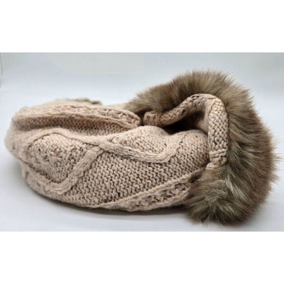 American Eagle Outfitters Beige Knit Trapper Hat With Faux Fur Trim & Pom Poms - Picture 3 of 8